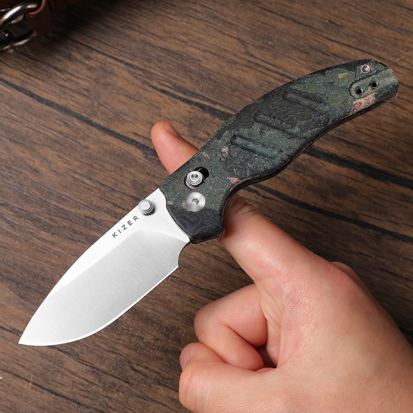 Sheepdog® C01C 2.9 CD | Current Micarta (Yellow Burl Canvas) | Kizer Clutch Lock™ | Nitro-V | KizerV™ 3488.29CDA4
